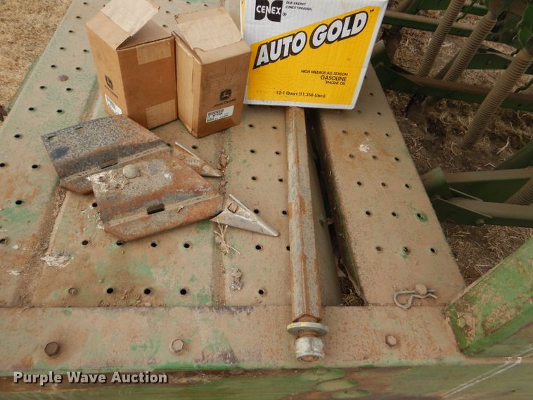 image for item GX9752 (4) John Deere 9300 hoe drills