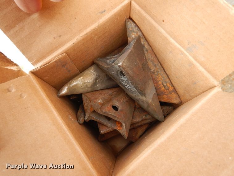 image for item GX9752 (4) John Deere 9300 hoe drills