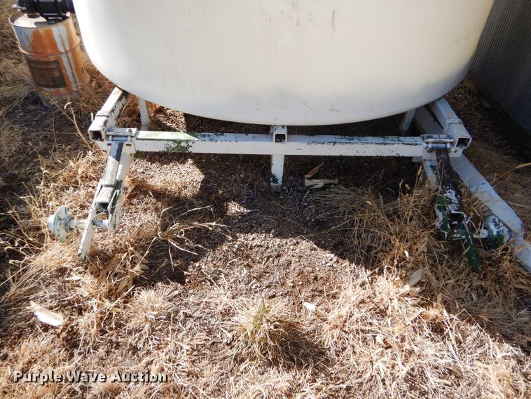 image for item GX9758 6,000 gallon poly fertilizer tank