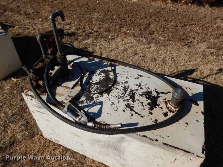 image for item GX9759 (4) auxiliary fuel tanks