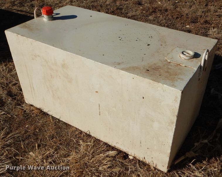 image for item GX9759 (4) auxiliary fuel tanks