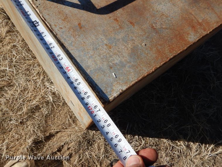 image for item GX9759 (4) auxiliary fuel tanks