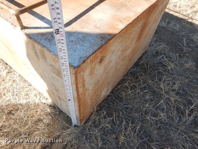 image for item GX9759 (4) auxiliary fuel tanks