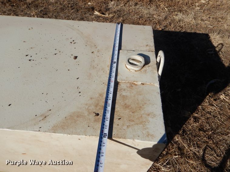 image for item GX9759 (4) auxiliary fuel tanks