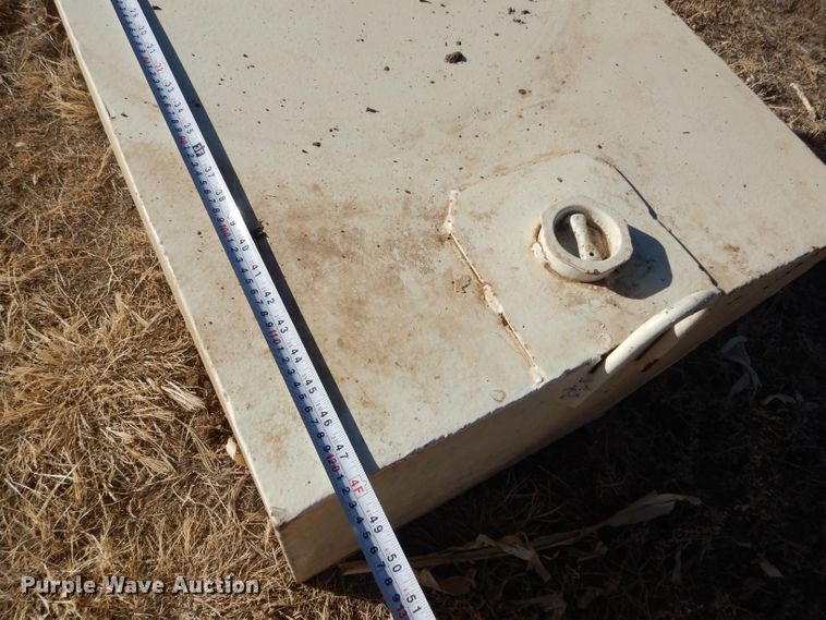 image for item GX9759 (4) auxiliary fuel tanks