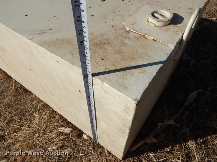 image for item GX9759 (4) auxiliary fuel tanks