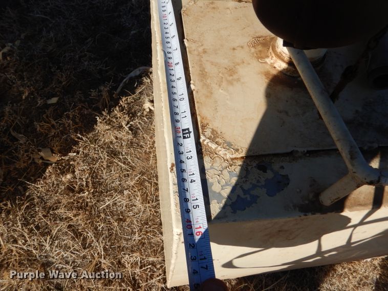 image for item GX9759 (4) auxiliary fuel tanks