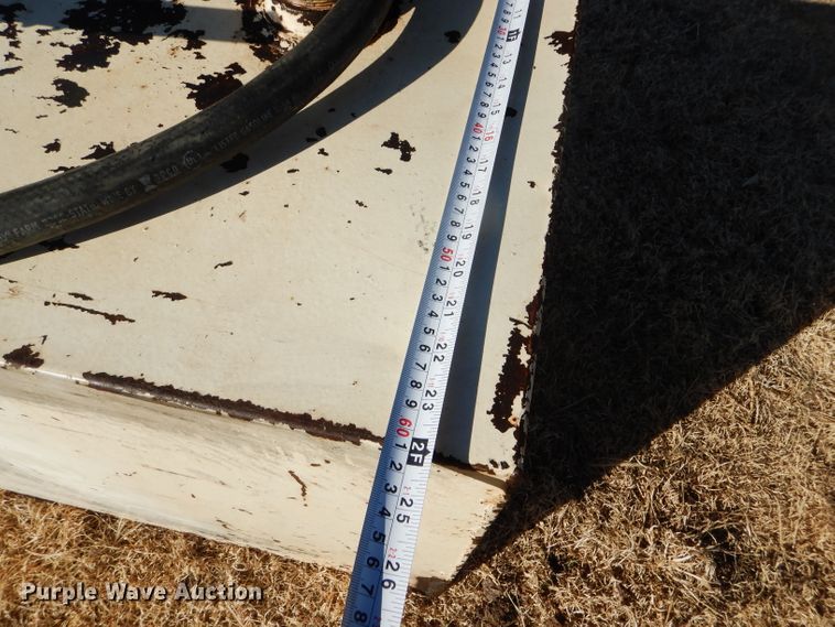 image for item GX9759 (4) auxiliary fuel tanks