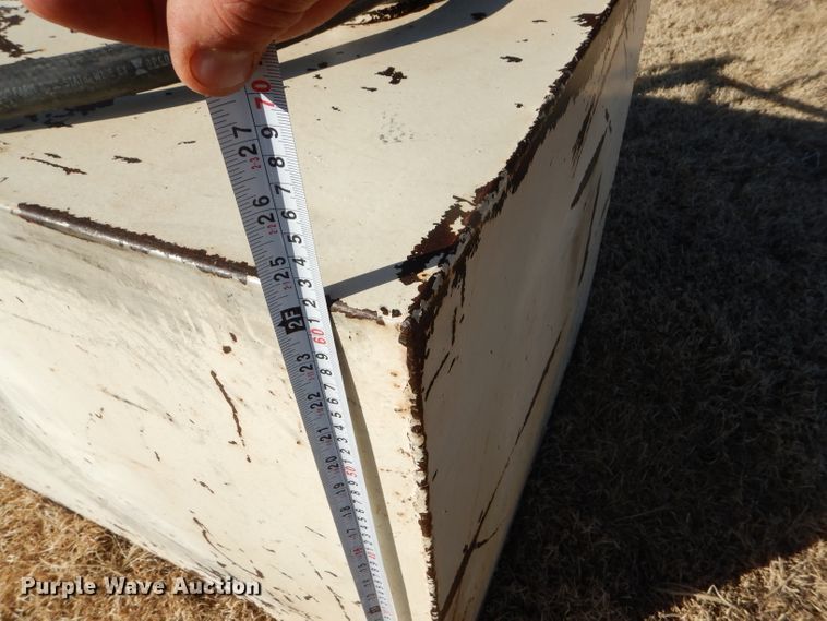 image for item GX9759 (4) auxiliary fuel tanks