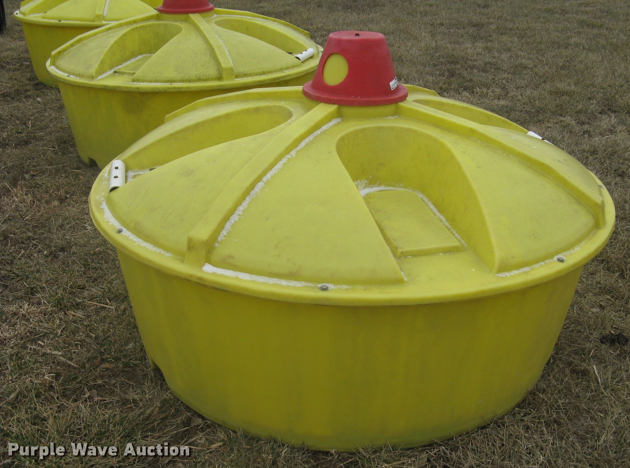(2) QLF poly liquid feed tanks in Rock, KS Item GA9535 sold Purple Wave