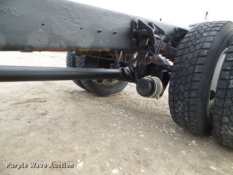 image for item DD1788 2002 International 4300 truck cab and chassis