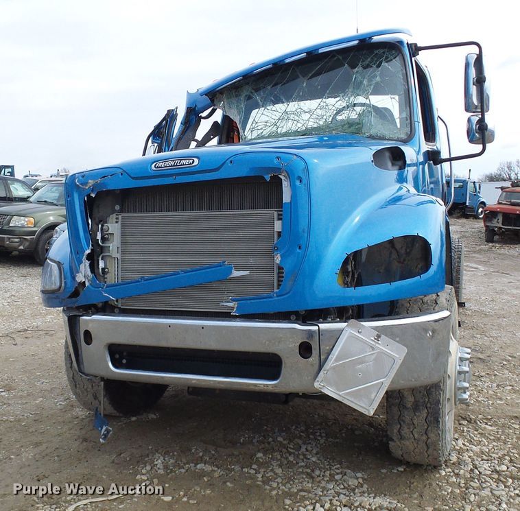 image for item DD1789 2017 Freightliner Business Class M2 truck cab and chassis