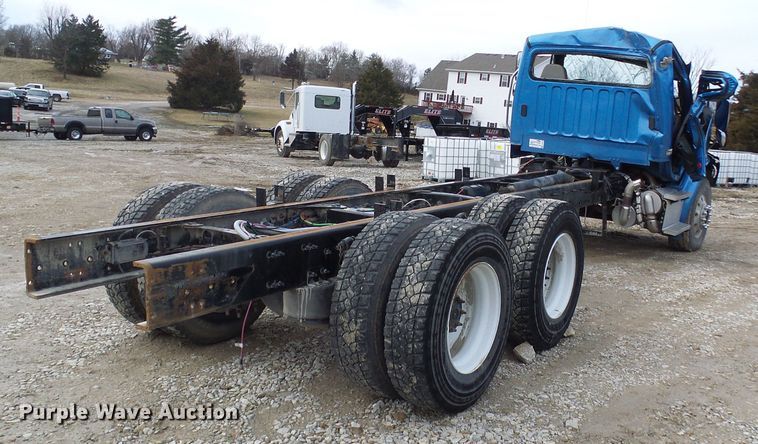 image for item DD1789 2017 Freightliner Business Class M2 truck cab and chassis