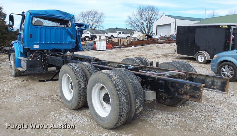 image for item DD1789 2017 Freightliner Business Class M2 truck cab and chassis