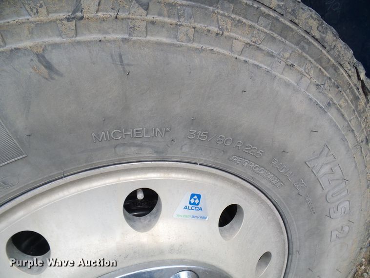 image for item DD1789 2017 Freightliner Business Class M2 truck cab and chassis