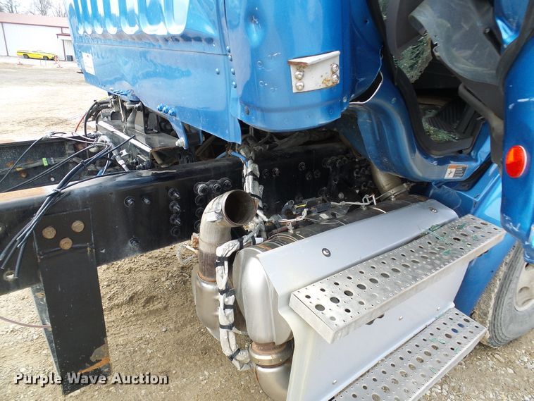 image for item DD1789 2017 Freightliner Business Class M2 truck cab and chassis