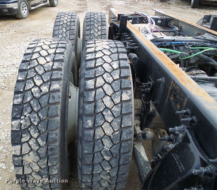 image for item DD1789 2017 Freightliner Business Class M2 truck cab and chassis