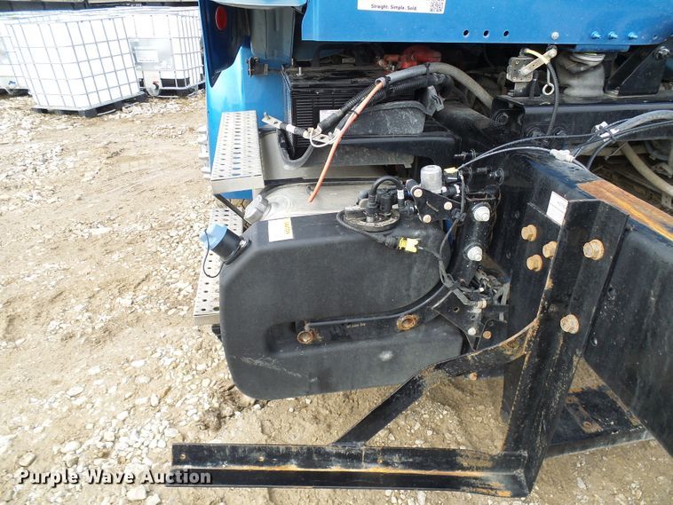 image for item DD1789 2017 Freightliner Business Class M2 truck cab and chassis