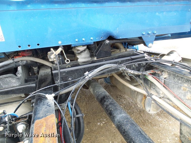 image for item DD1789 2017 Freightliner Business Class M2 truck cab and chassis