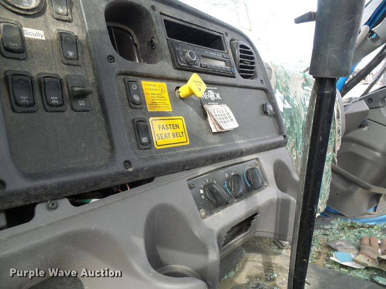 image for item DD1789 2017 Freightliner Business Class M2 truck cab and chassis