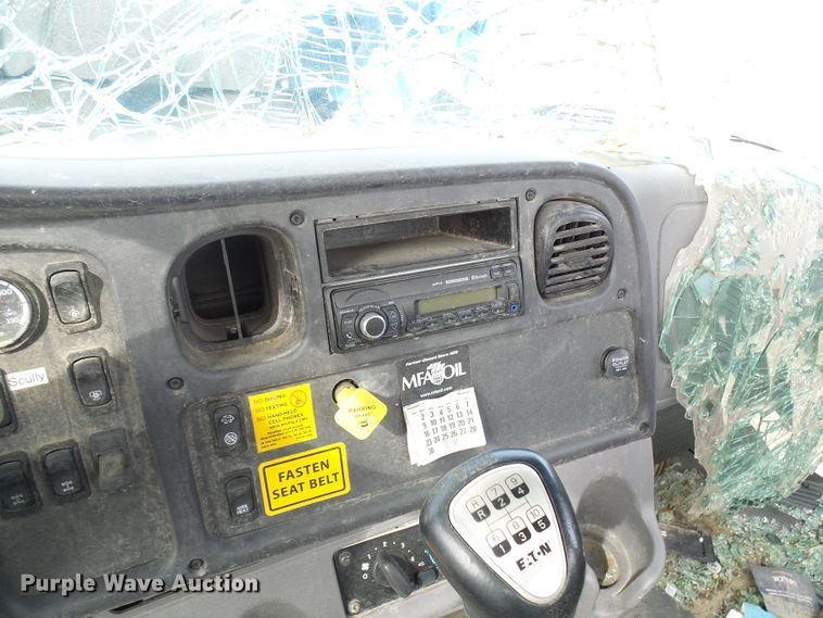 image for item DD1789 2017 Freightliner Business Class M2 truck cab and chassis