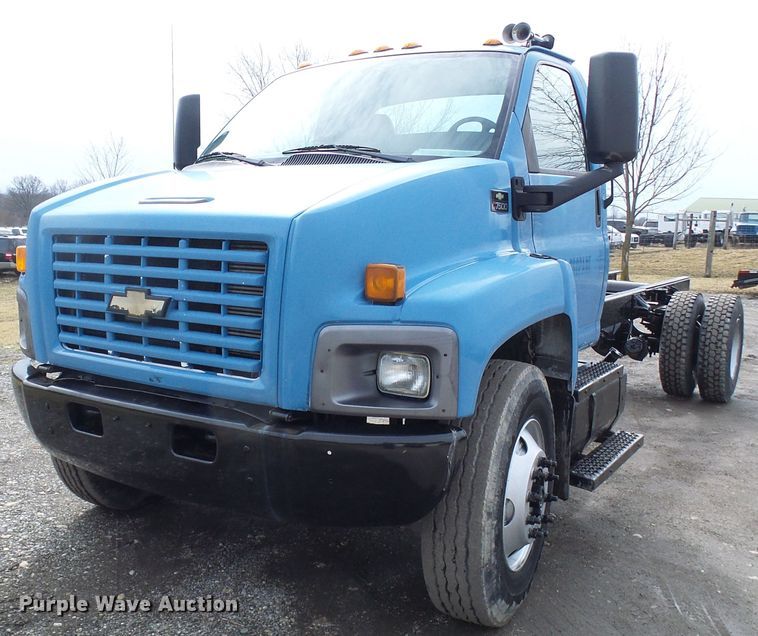 image for item DD1793 2006 Chevrolet C7500 truck cab and chassis