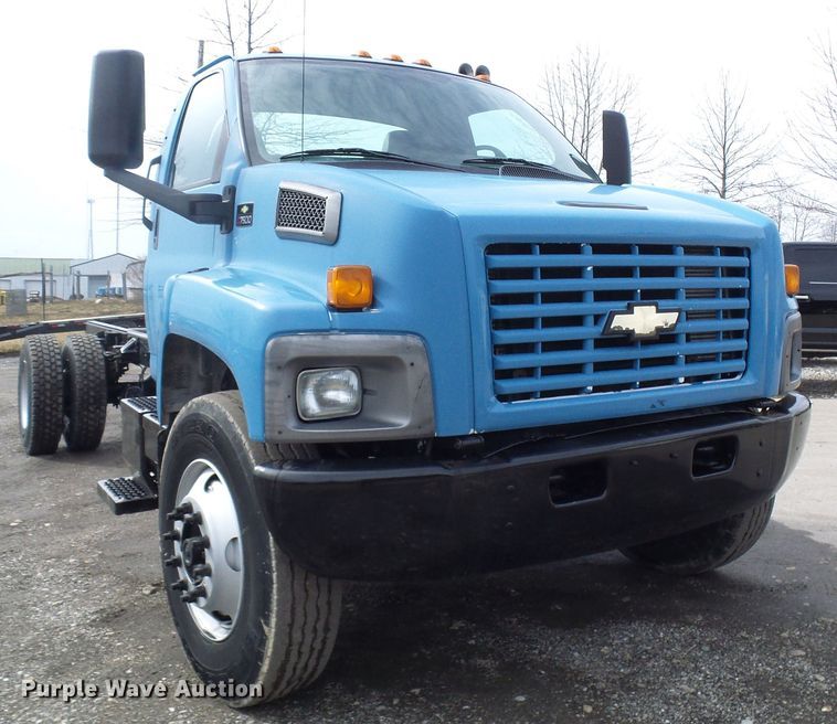 image for item DD1793 2006 Chevrolet C7500 truck cab and chassis