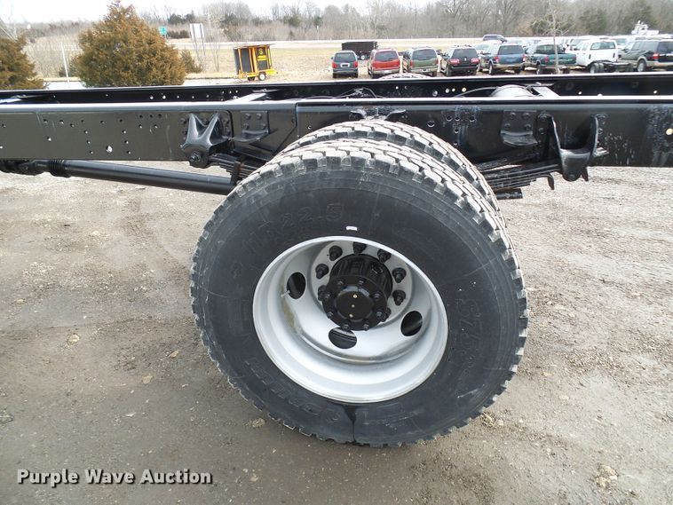 image for item DD1793 2006 Chevrolet C7500 truck cab and chassis