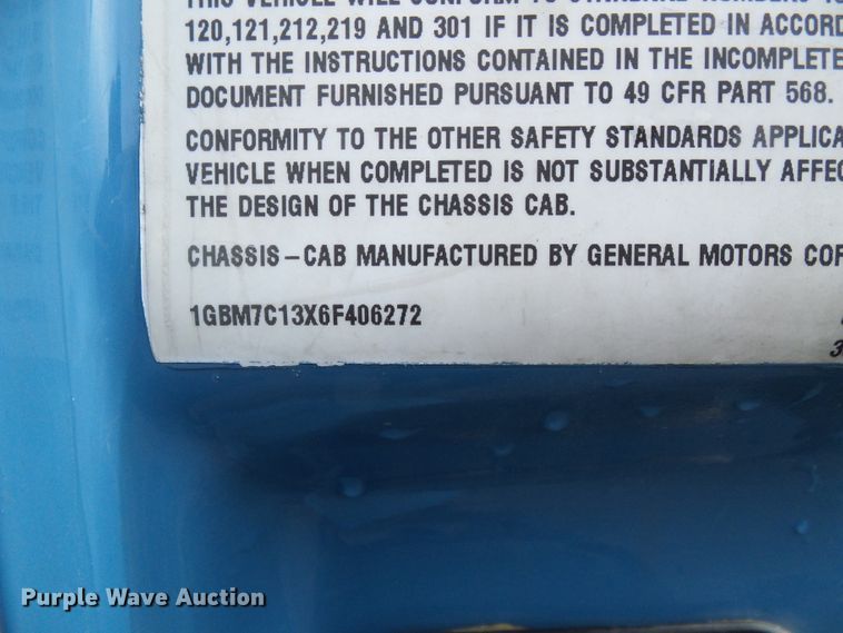 image for item DD1793 2006 Chevrolet C7500 truck cab and chassis