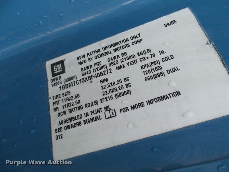 image for item DD1793 2006 Chevrolet C7500 truck cab and chassis