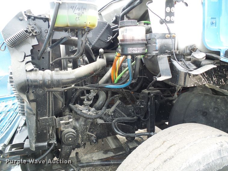 image for item DD1793 2006 Chevrolet C7500 truck cab and chassis