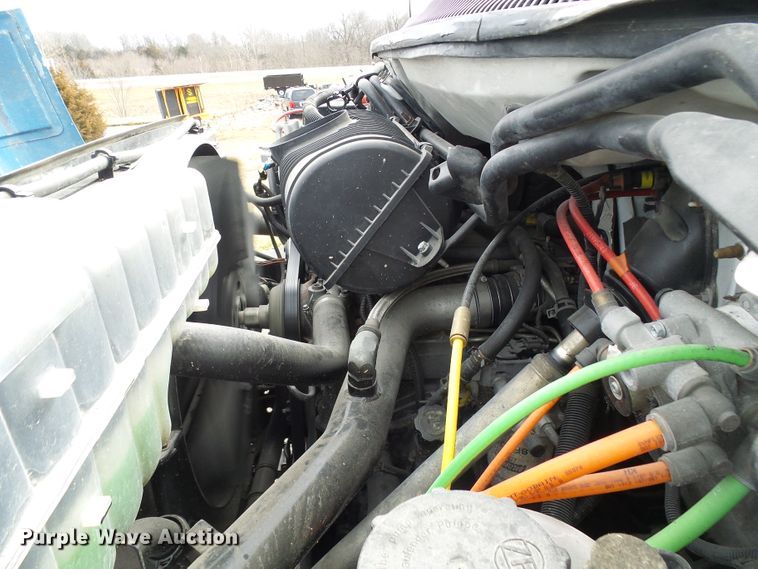 image for item DD1793 2006 Chevrolet C7500 truck cab and chassis