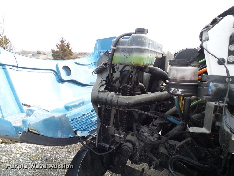 image for item DD1793 2006 Chevrolet C7500 truck cab and chassis