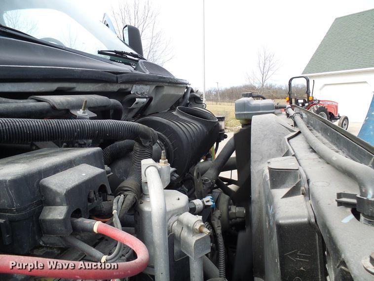 image for item DD1793 2006 Chevrolet C7500 truck cab and chassis