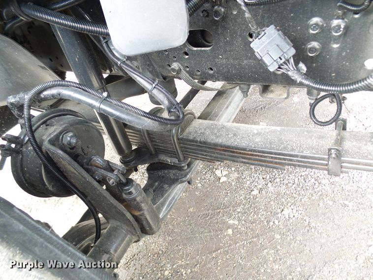 image for item DD1793 2006 Chevrolet C7500 truck cab and chassis