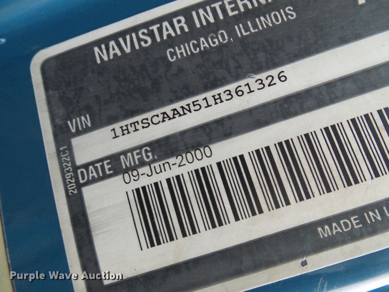 image for item DD1794 2001 International 4700 truck cab and chassis