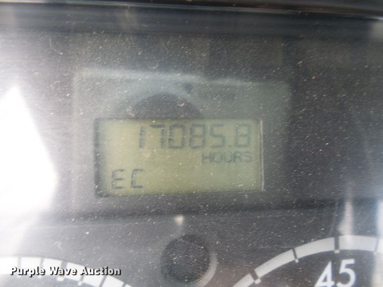 image for item DD1795 2003 Freightliner FL70 truck cab and chassis