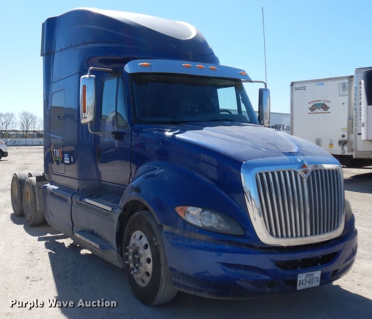 image for item DD3036 2011 International ProStar Eagle semi truck
