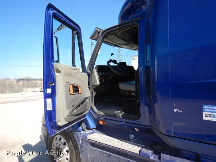 image for item DD3036 2011 International ProStar Eagle semi truck