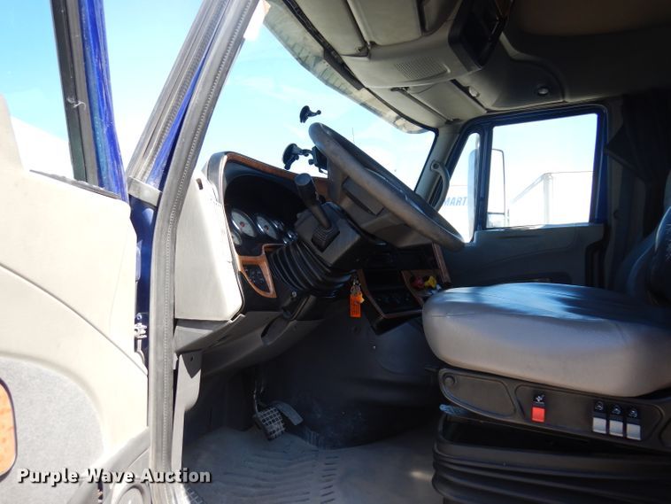 image for item DD3036 2011 International ProStar Eagle semi truck