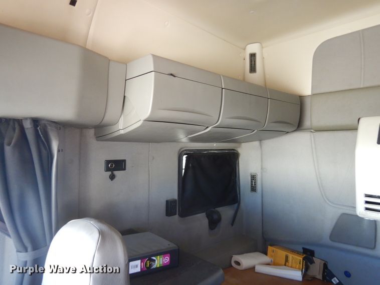 image for item DD3036 2011 International ProStar Eagle semi truck