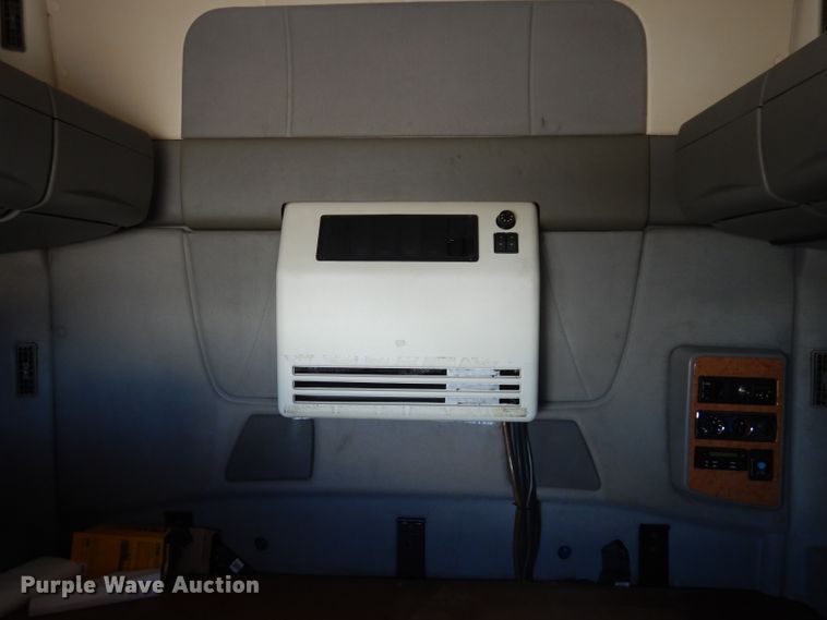 image for item DD3036 2011 International ProStar Eagle semi truck