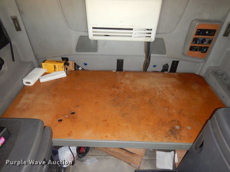 image for item DD3036 2011 International ProStar Eagle semi truck