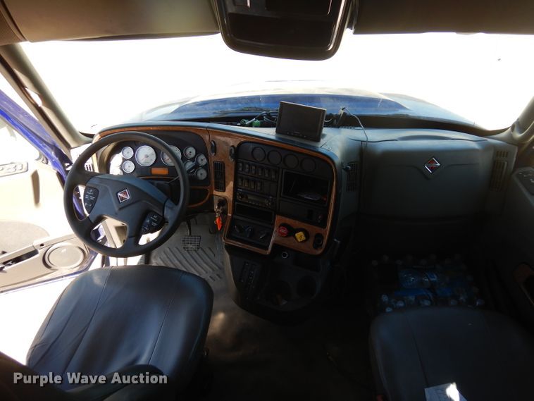 image for item DD3036 2011 International ProStar Eagle semi truck