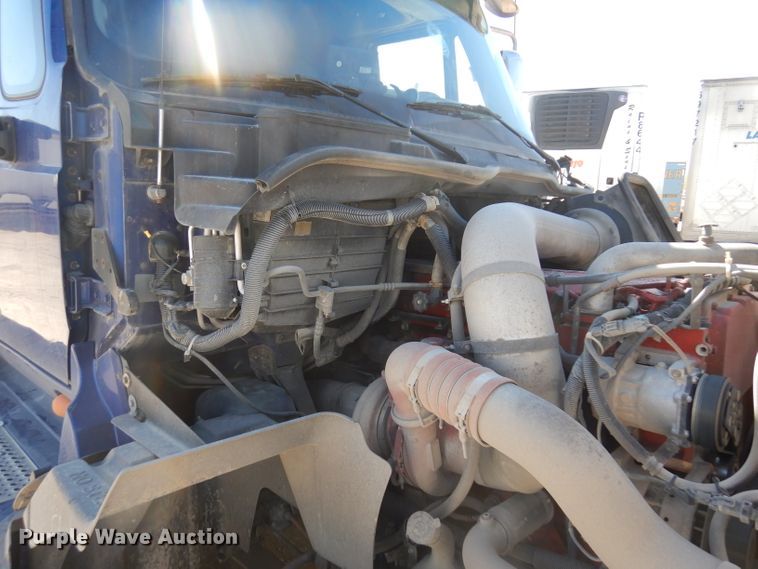 image for item DD3036 2011 International ProStar Eagle semi truck