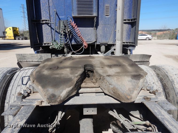 image for item DD3036 2011 International ProStar Eagle semi truck