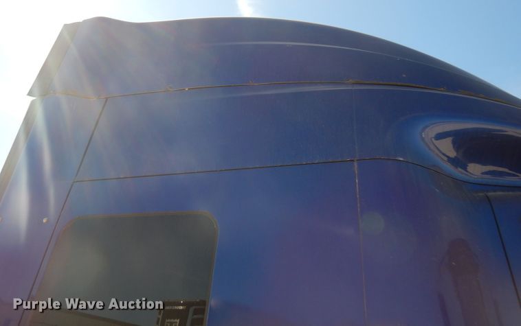 image for item DD3036 2011 International ProStar Eagle semi truck