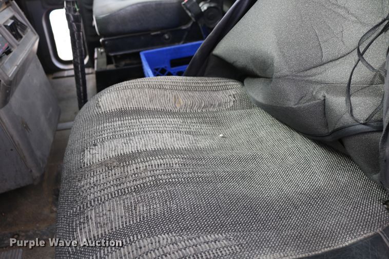 image for item DD6084 1992 Mack CH613 semi truck