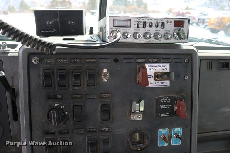 image for item DD6084 1992 Mack CH613 semi truck