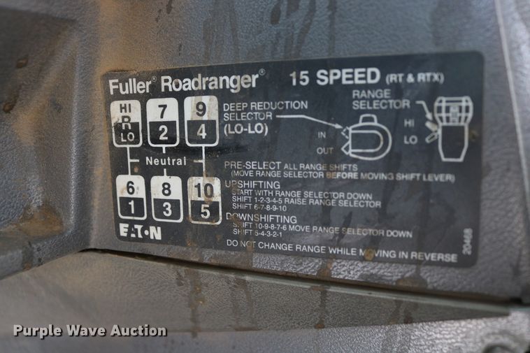 image for item DD6084 1992 Mack CH613 semi truck